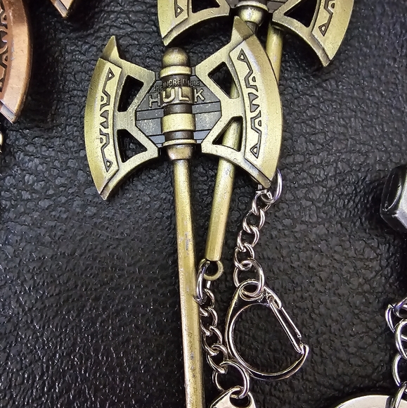 Marvel Metal Keychains - Picture 6 of 6